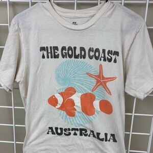 Australias Gold Coast short sleeve T-shirt size medium. No holes or stains.